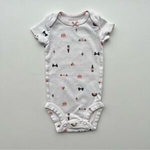 3/$10 CARTERS Baby girl bodysuit nb